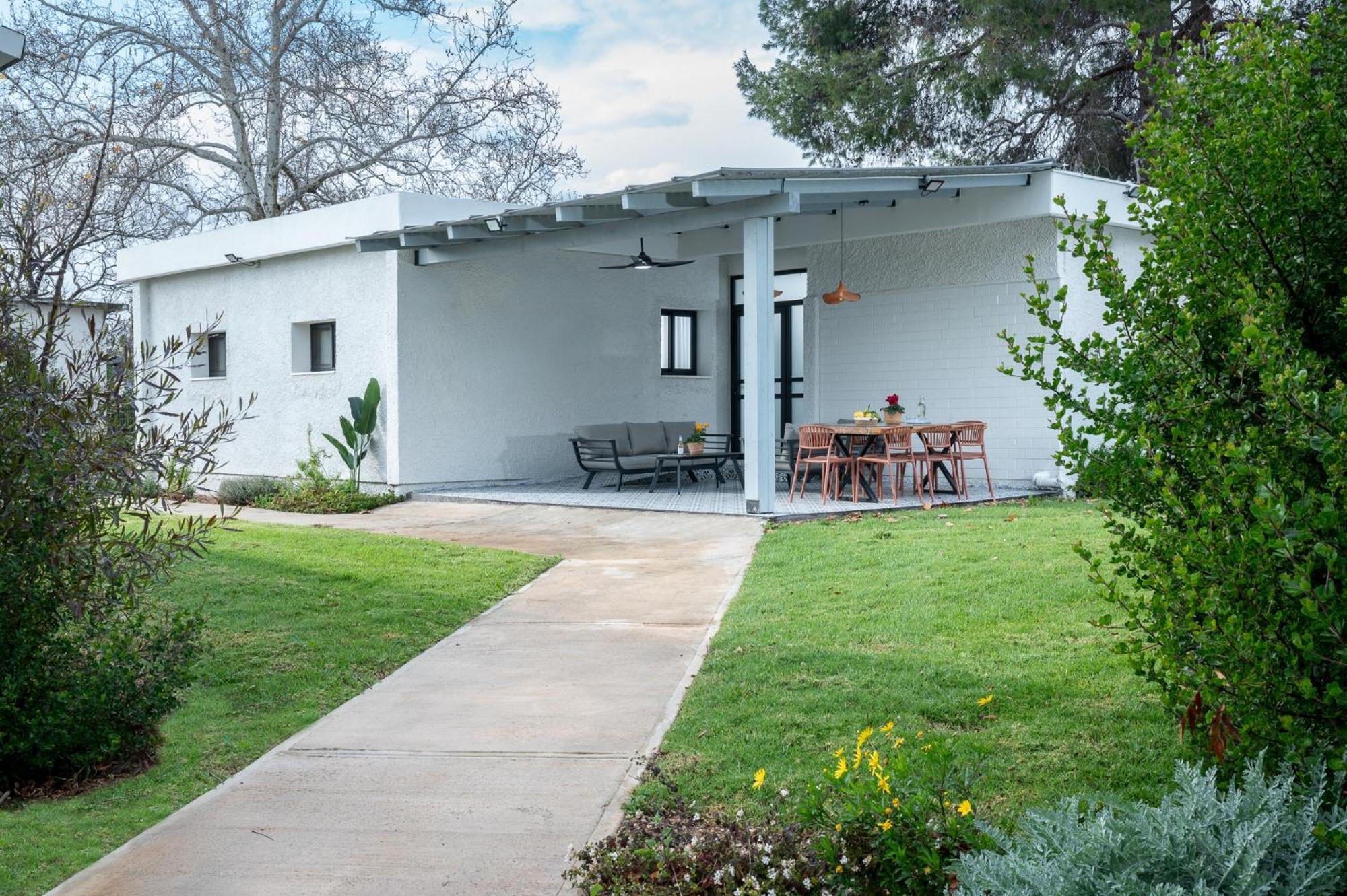 Erettz Dafna Travel Hotel Exterior photo